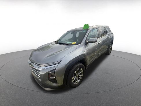 Used 2025 Chevrolet Equinox LT image 4