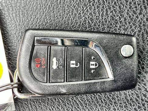 Used 2022 Toyota Camry LE w/ Carpet Mat Package (TMS) FWD image 21