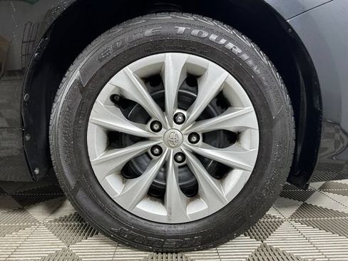 Used 2016 Toyota Camry LE FWD image 9