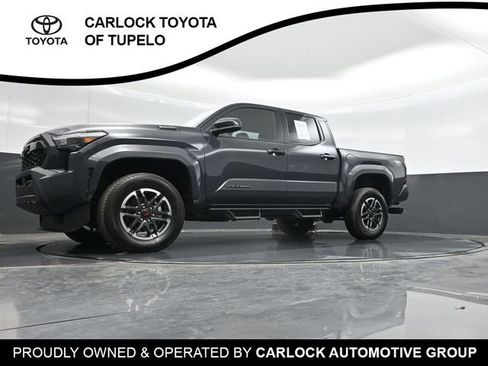 Used 2025 Toyota Tacoma TRD Sport AWD/4WD image 45