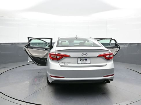 Used 2017 Hyundai Sonata SE image 46