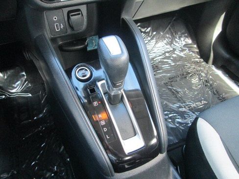 Used 2021 Nissan Versa SV FWD image 14