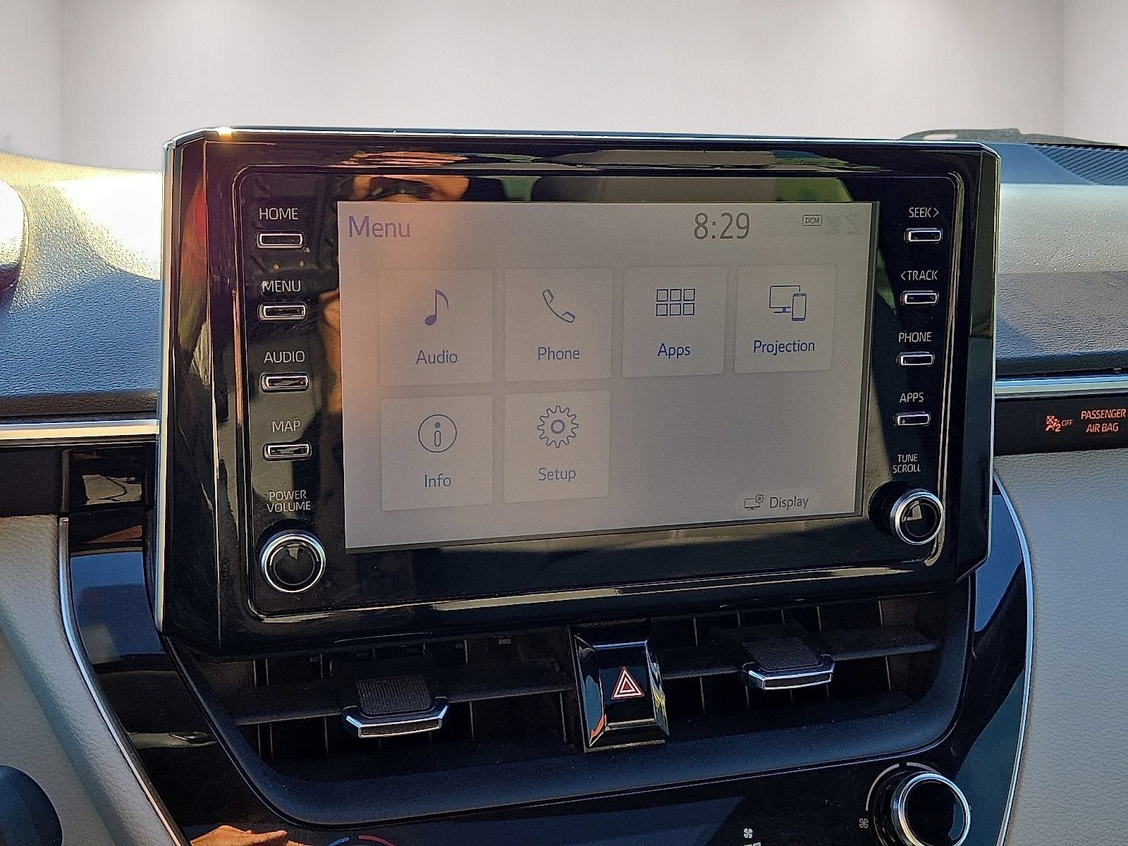 Used 2020 Toyota Corolla SE w/ SE Premium Package FWD image 25