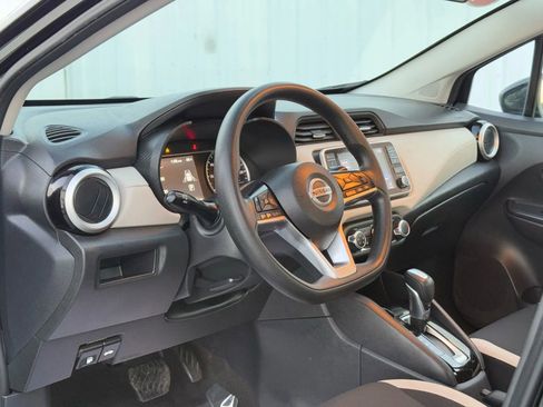 Used 2021 Nissan Versa SV image 10