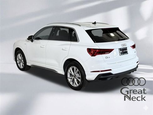 Used 2025 Audi Q3 2.0T Premium w/ Convenience Package image 8
