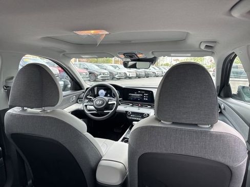 New 2026 Hyundai Elantra Limited image 31