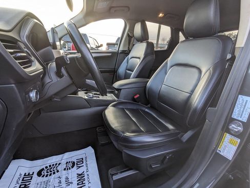 Used 2020 Ford Escape SEL image 9