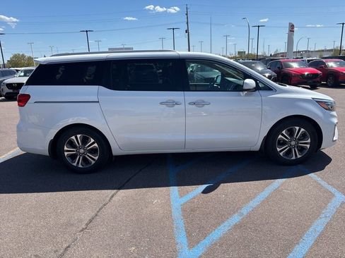 Used 2019 Kia Sedona SX FWD image 4