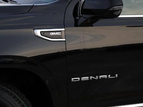 Used 2022 GMC Yukon XL Denali image 5