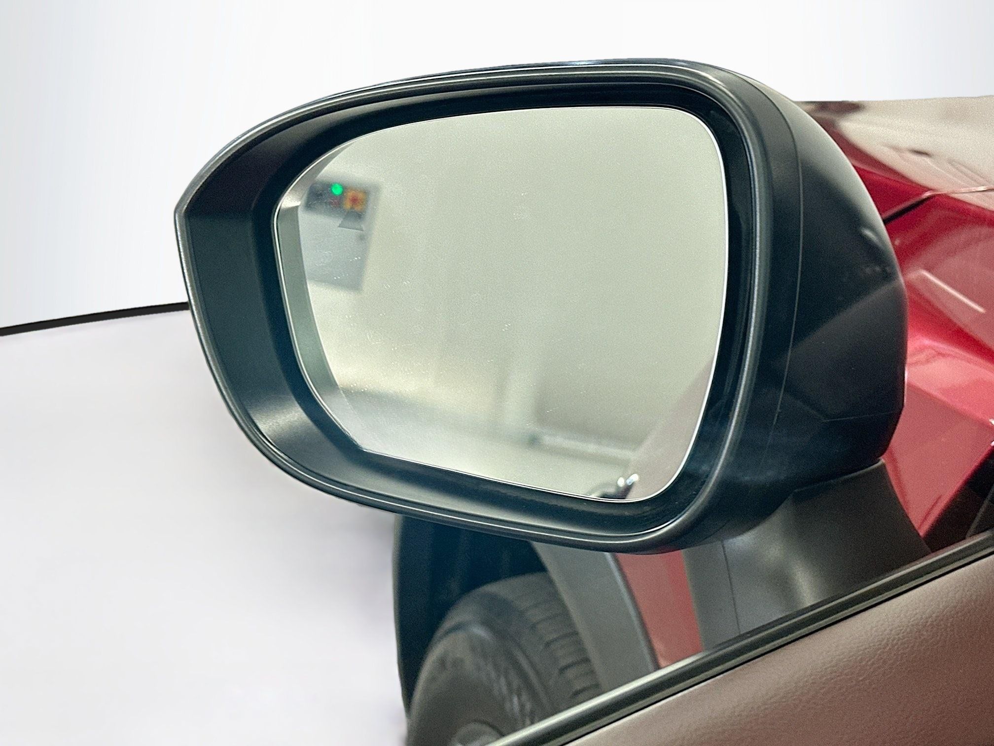 Used 2023 Nissan Rogue S AWD/4WD image 16