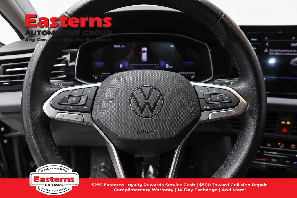 Used 2025 Volkswagen Jetta SE FWD image 11