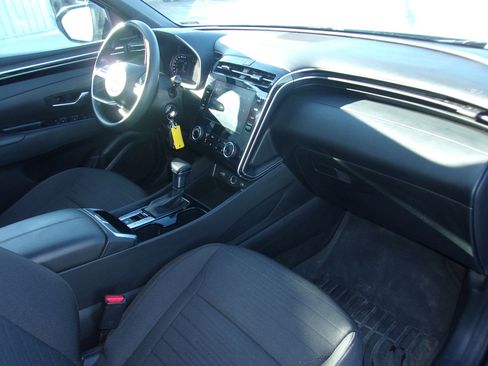 Used 2023 Hyundai Santa Cruz SE image 18