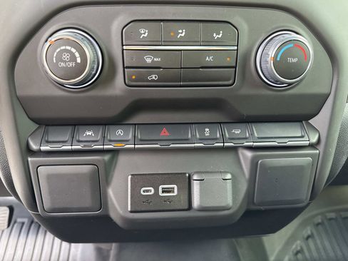 Used 2025 Chevrolet Silverado 1500 W/T image 24