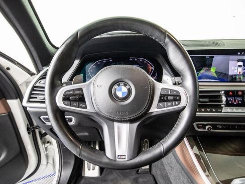 Used 2022 BMW X5 xDrive40i w/ M Sport Package image 19