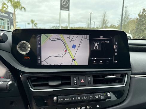 Used 2022 Lexus ES 350 Ultra Luxury w/ Accessory Package 2 image 24