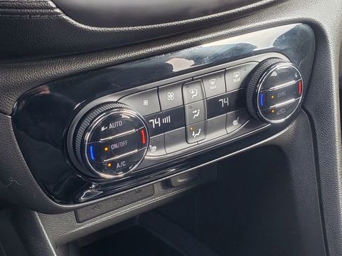 Used 2020 Buick Encore GX Select image 18