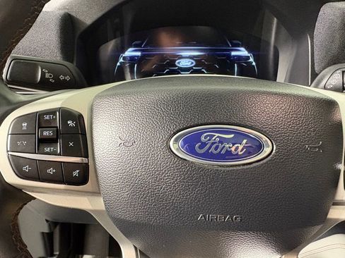 Certified 2025 Ford Explorer Active w/ Active Comfort Package AWD/4WD image 24