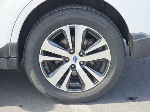 Used 2018 Subaru Outback 2.5i Limited image 10