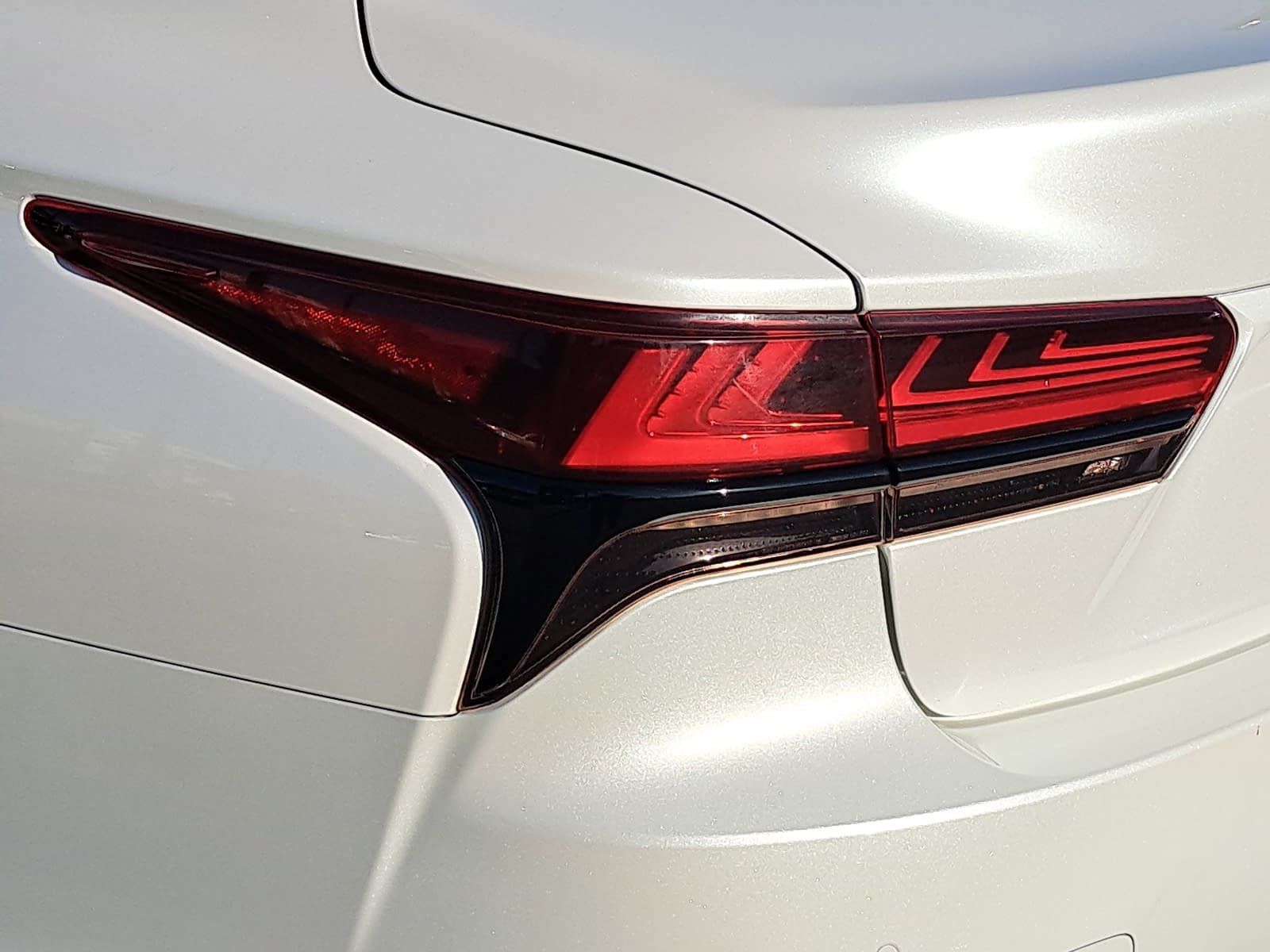Used 2018 Lexus LS 500 w/ Luxury Package RWD image 37