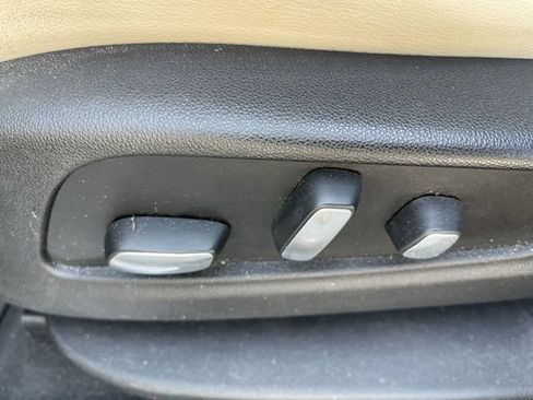 Used 2018 Cadillac XT5 Luxury w/ Driver Awareness Package FWD image 12