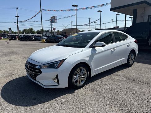 Used 2019 Hyundai Elantra SEL FWD image 2