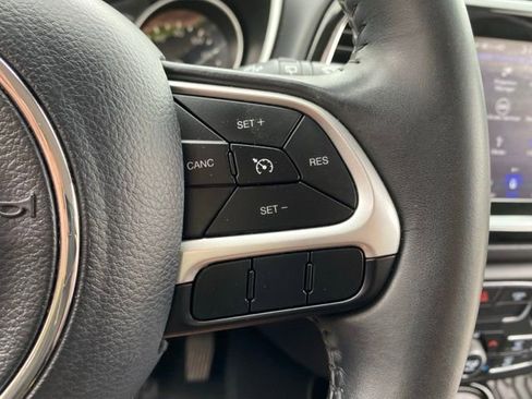 Used 2018 Jeep Compass Latitude w/ Popular Equipment Group FWD image 19