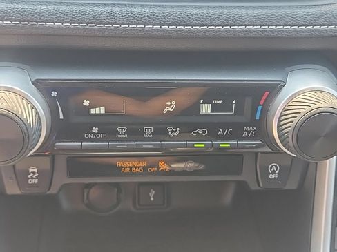 Used 2020 Toyota RAV4 LE w/ All Weather Liner Package AWD/4WD image 19