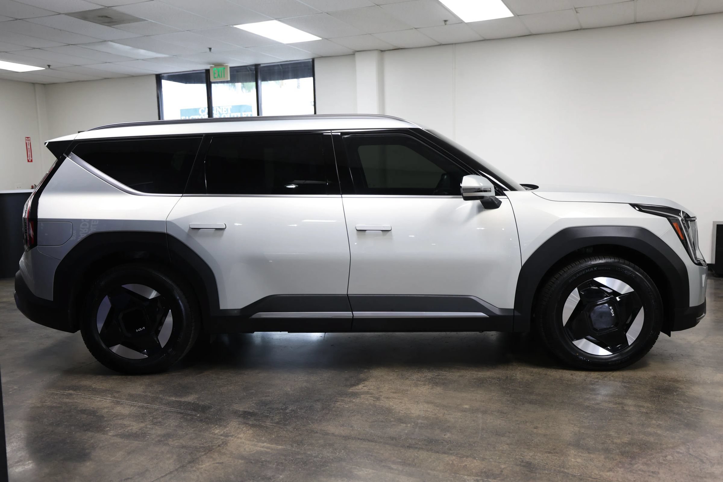 Used 2024 Kia EV9 Wind AWD/4WD image 8