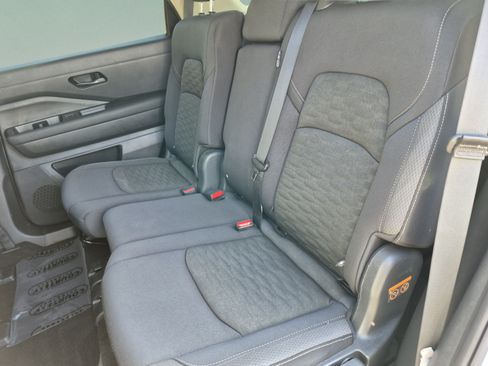 Certified 2025 Nissan Pathfinder S FWD image 18