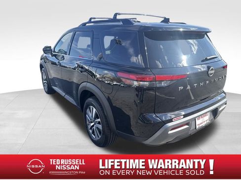 New 2026 Nissan Pathfinder SL image 3