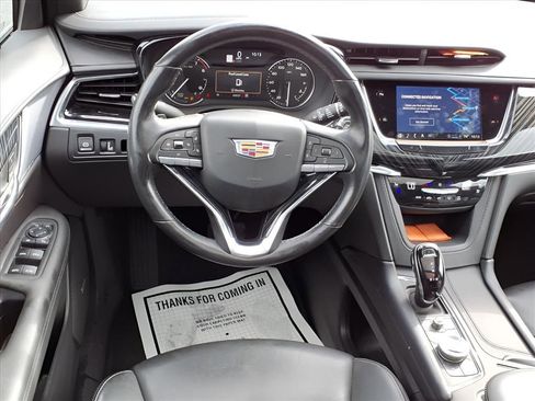 Used 2024 Cadillac XT6 Premium Luxury image 5