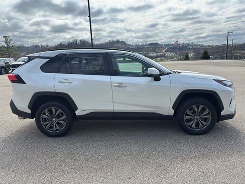 Used 2022 Toyota RAV4 Limited AWD/4WD image 5