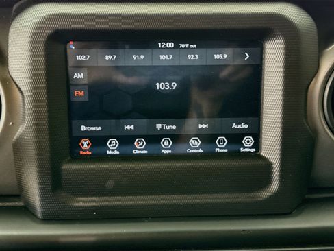 Used 2022 Jeep Gladiator Sport AWD/4WD image 16