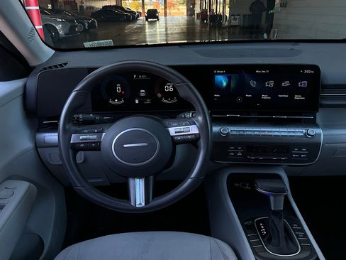 Used 2025 Hyundai Kona SEL image 14