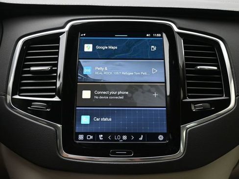 Used 2023 Volvo XC90 B6 Ultimate w/ Lounge Package image 14