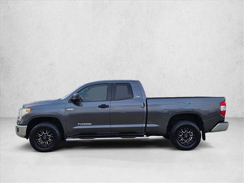 Used 2017 Toyota Tundra SR5 image 8