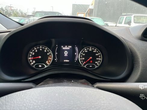 Used 2020 Jeep Renegade Altitude image 31