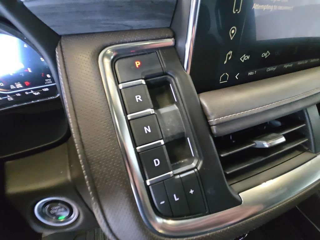 Certified 2022 GMC Yukon SLT w/ SLT Luxury Package AWD/4WD image 24