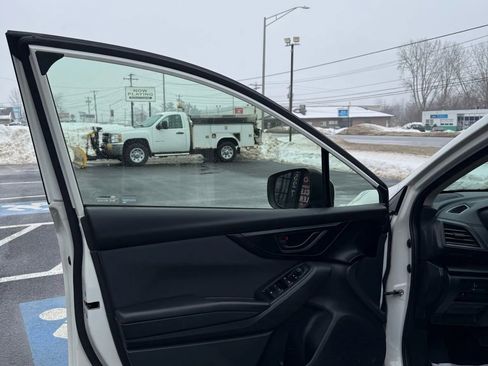 Used 2018 Subaru Crosstrek 2.0i Premium image 9