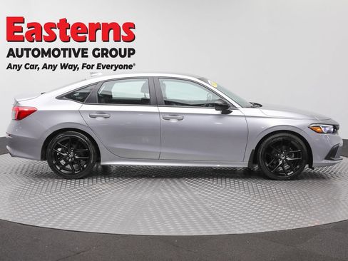 Used 2024 Honda Civic Sport image 4