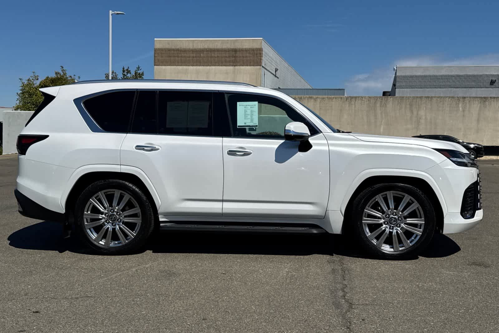 Used 2023 Lexus LX 600 4WD w/ Ultra Luxury Package image 6