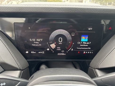 Used 2025 GMC Yukon XL Denali image 13