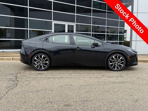 Used 2024 Toyota Prius Prime FWD image 2
