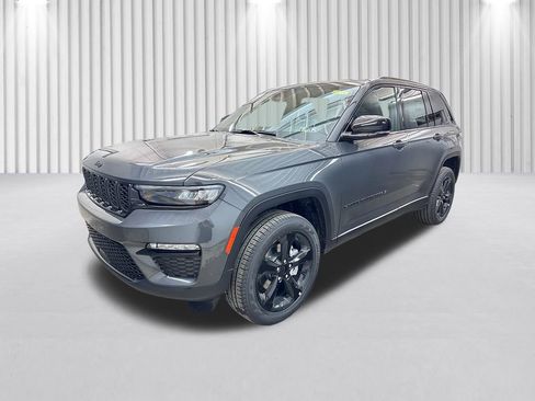 New 2025 Jeep Grand Cherokee Limited w/ Black Appearance Package image 10