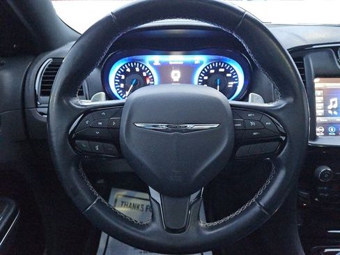 Used 2018 Chrysler 300 S image 25