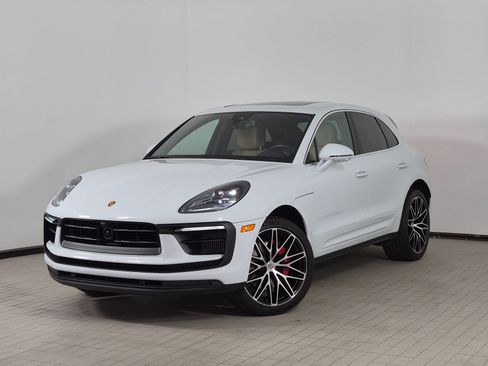 Certified 2023 Porsche Macan S AWD/4WD image 1