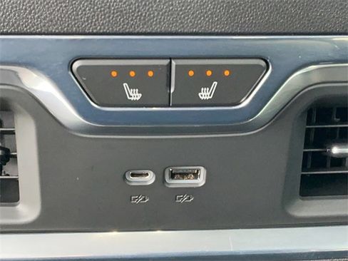 Used 2022 GMC Sierra 1500 SLT w/ SLT Premium Plus Package image 18