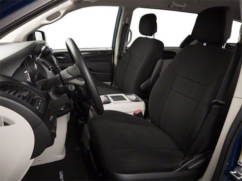 Used 2012 Dodge Grand Caravan SXT FWD image 11