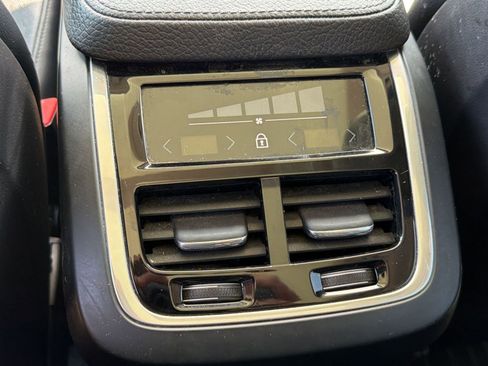 Used 2018 Volvo XC90 T5 Momentum w/ Convenience Package AWD/4WD image 30