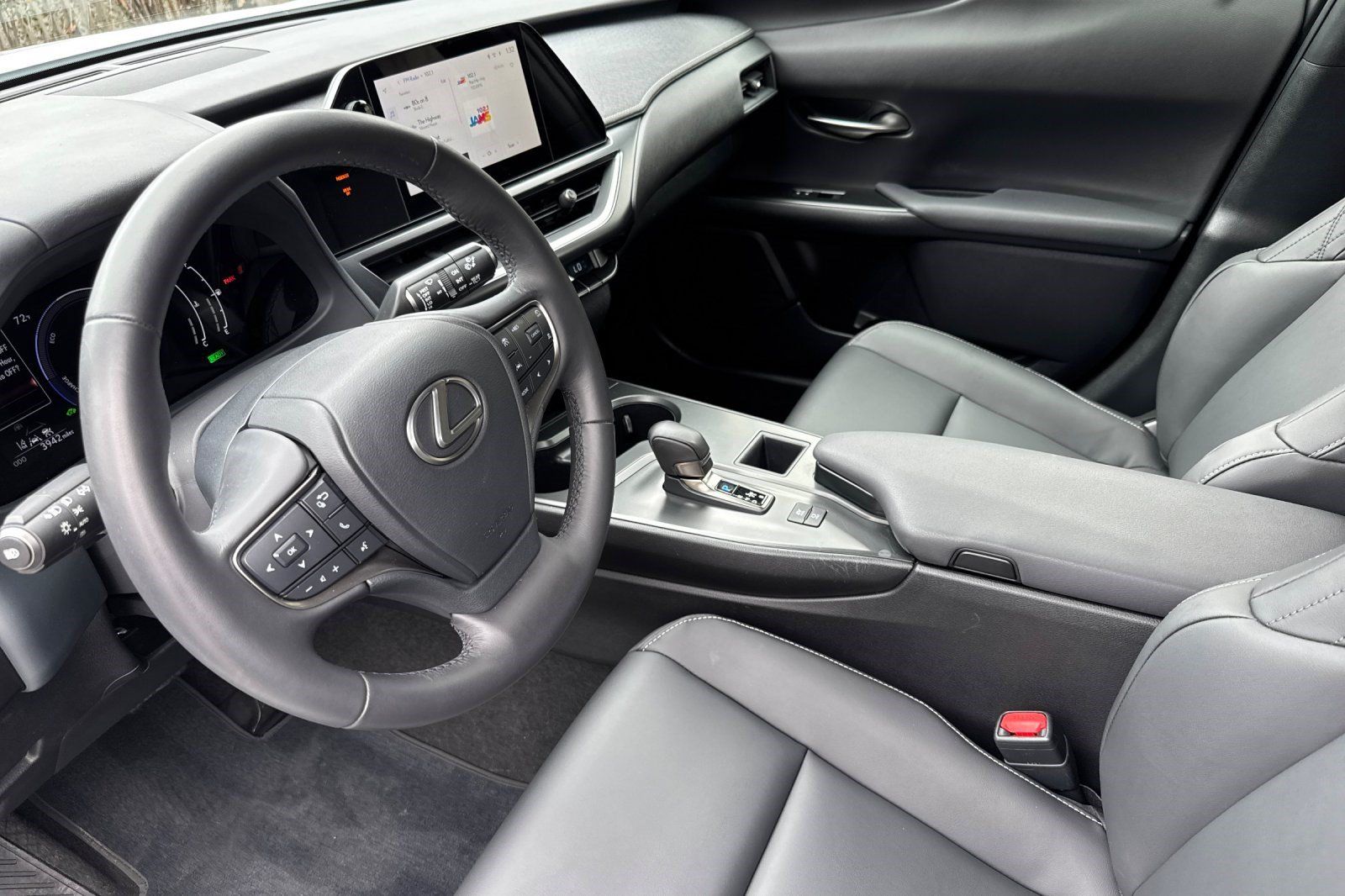 Certified 2026 Lexus UX 300h FWD w/ Accessory Package (Z1) image 11